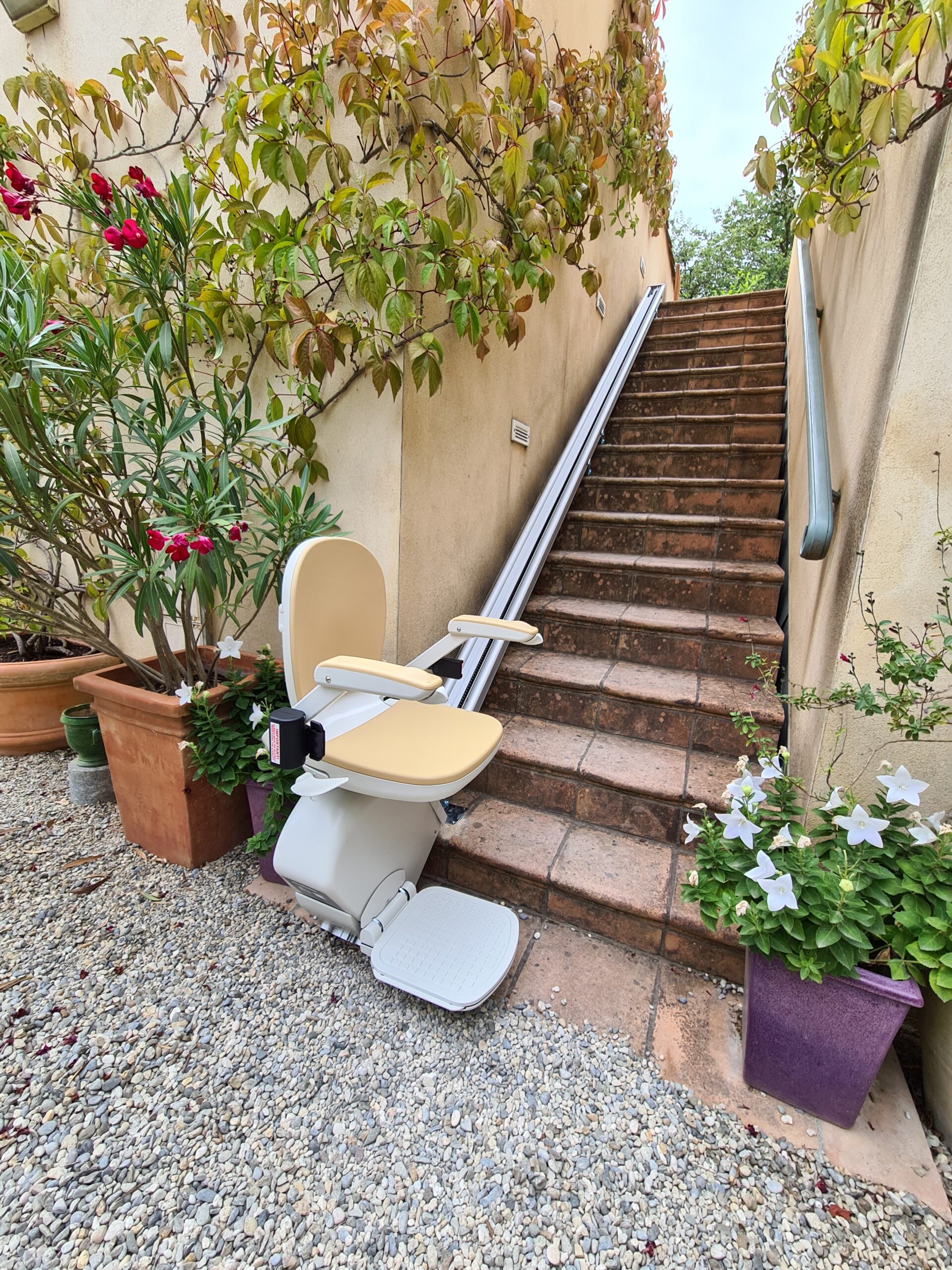 Monte-escalier droit installation Acorn